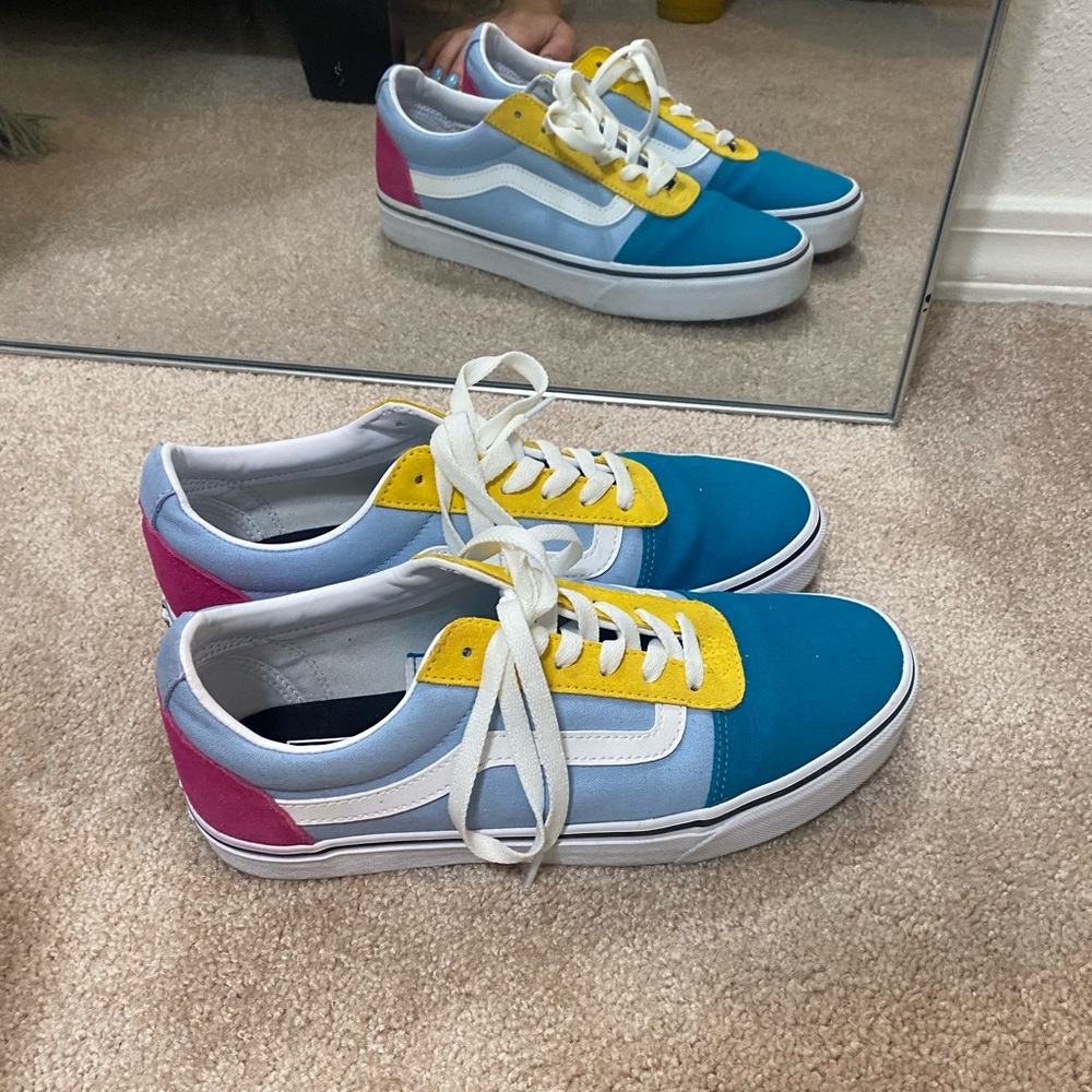 Brand New Vans low tops sneakers
